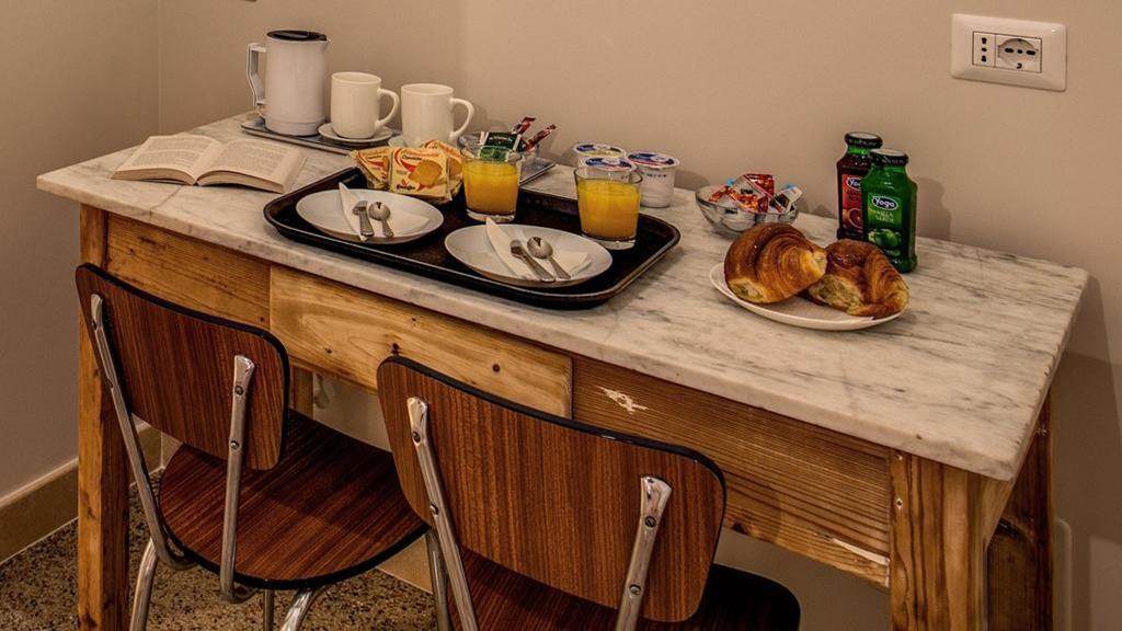 Colosseo Accomodation Room Guest House Rome Bagian luar foto