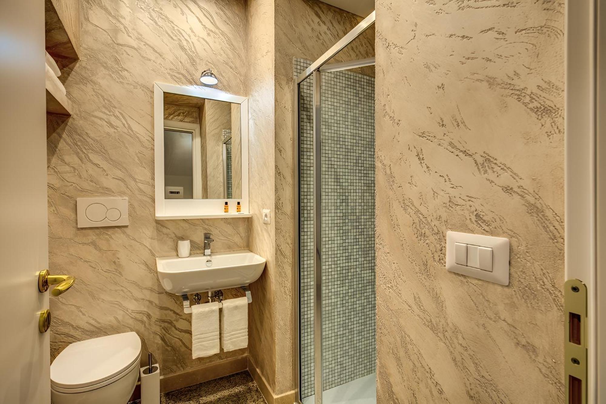 Colosseo Accomodation Room Guest House Rome Bagian luar foto